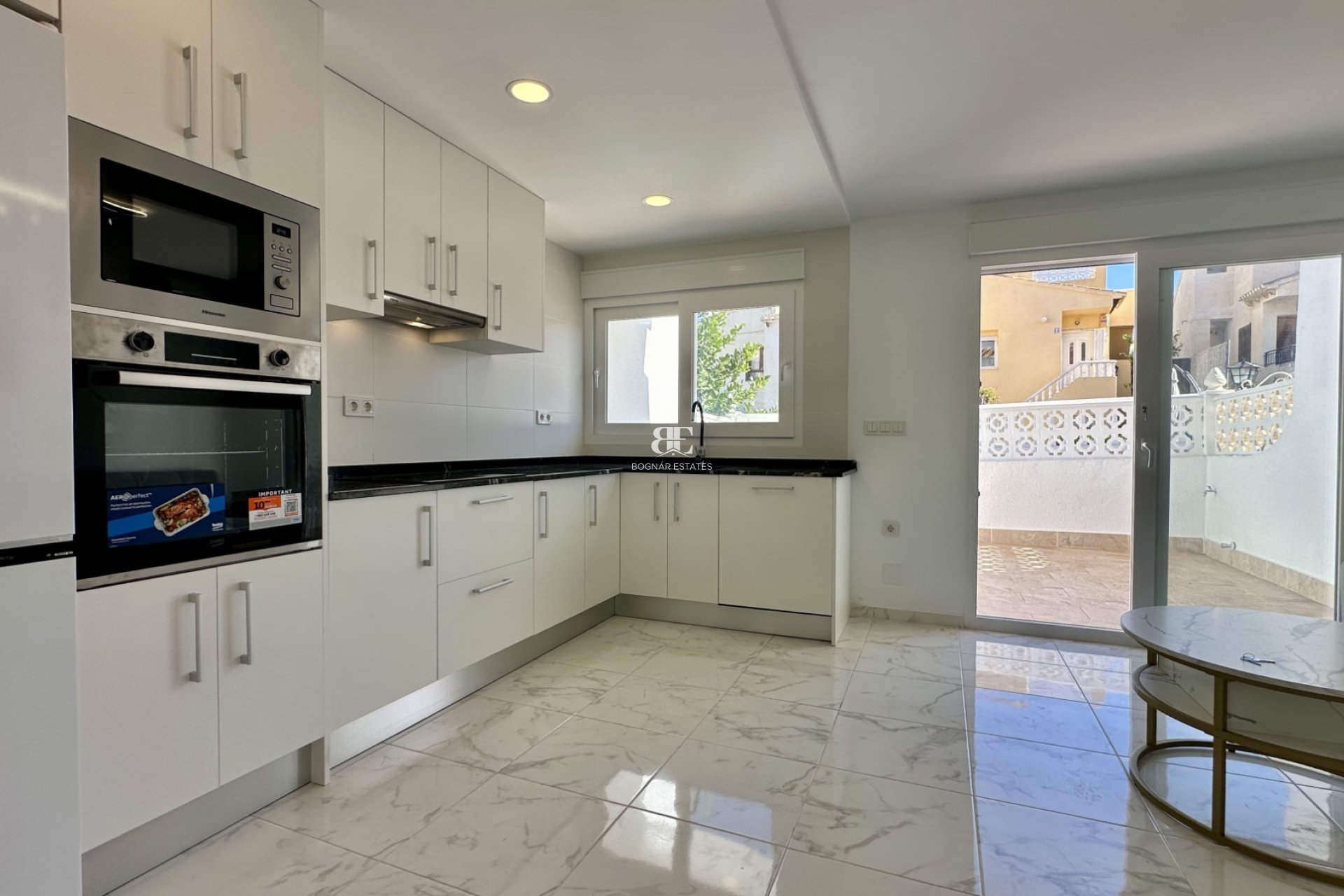 Herverkoop - Herenhuis -
Torrevieja - Los Balcones