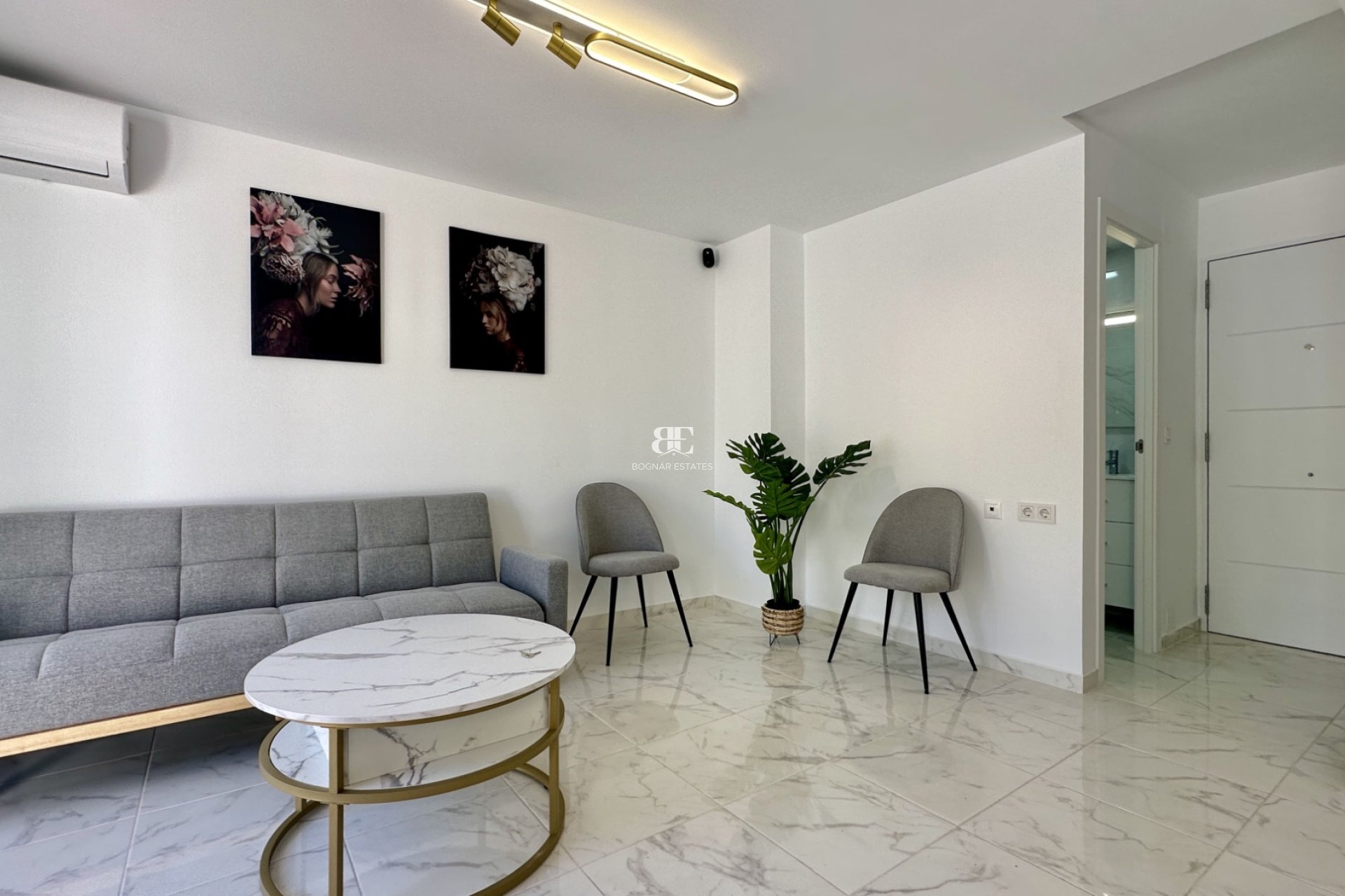 Herverkoop - Herenhuis -
Torrevieja - Los Balcones