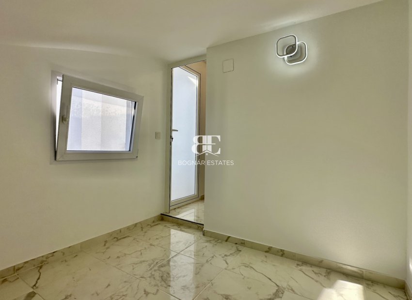 Herverkoop - Herenhuis -
Torrevieja - Los Balcones