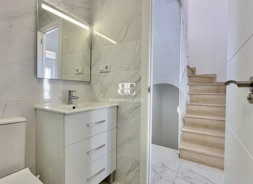 Herverkoop - Herenhuis -
Torrevieja - Los Balcones