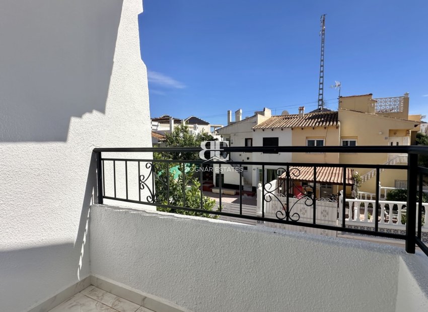 Herverkoop - Herenhuis -
Torrevieja - Los Balcones