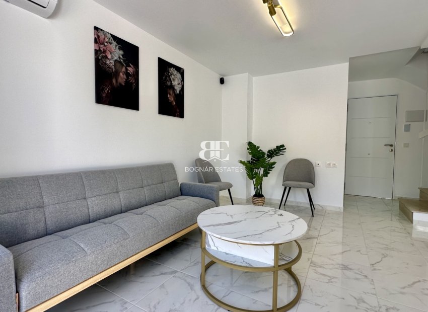 Herverkoop - Herenhuis -
Torrevieja - Los Balcones