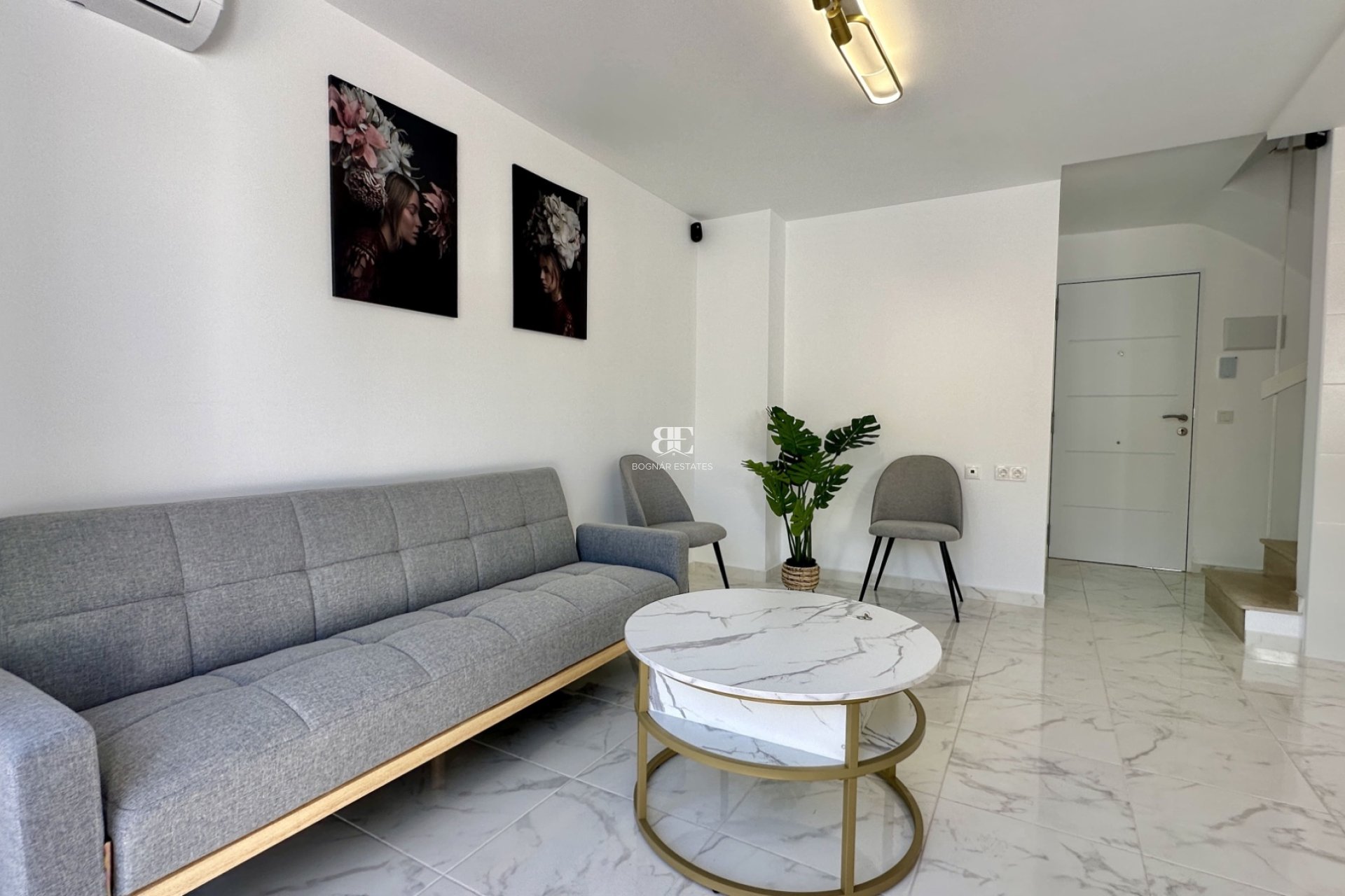 Herverkoop - Herenhuis -
Torrevieja - Los Balcones