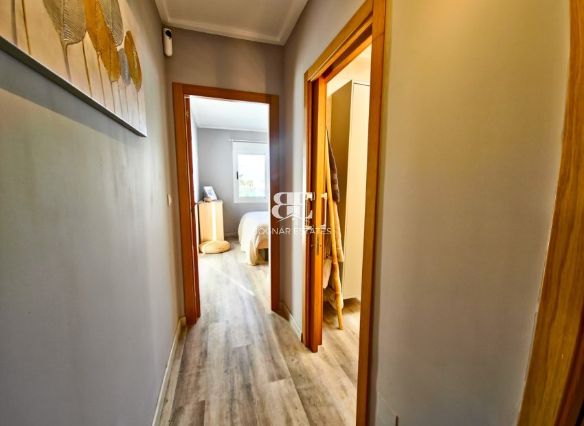 Herverkoop - Herenhuis -
Torrevieja - Los Balcones
