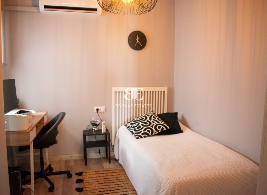 Herverkoop - Herenhuis -
Torrevieja - Los Balcones