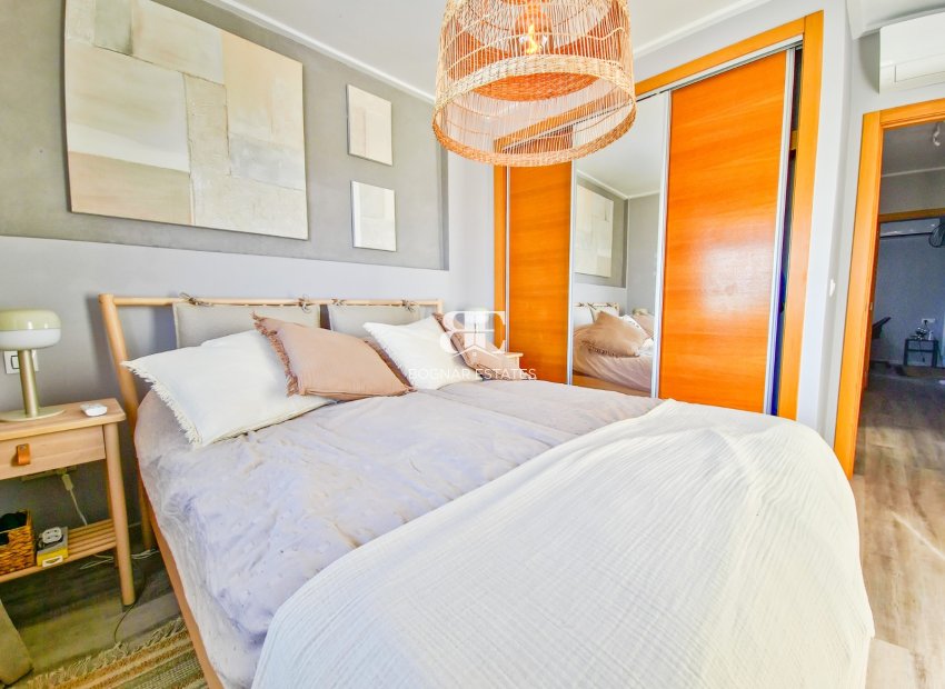 Herverkoop - Herenhuis -
Torrevieja - Los Balcones