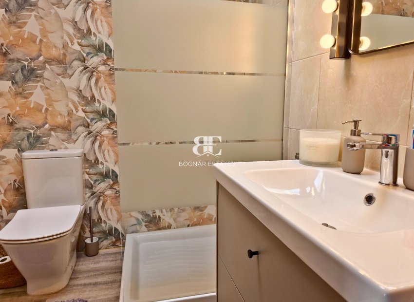 Herverkoop - Herenhuis -
Torrevieja - Los Balcones