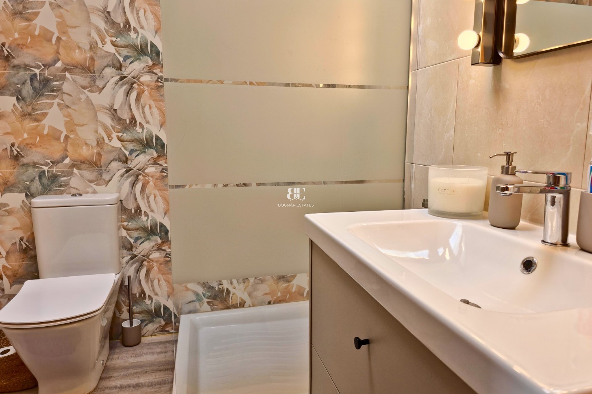 Herverkoop - Herenhuis -
Torrevieja - Los Balcones
