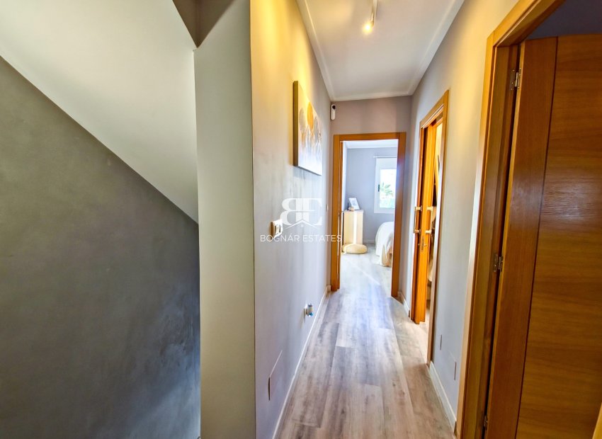 Herverkoop - Herenhuis -
Torrevieja - Los Balcones