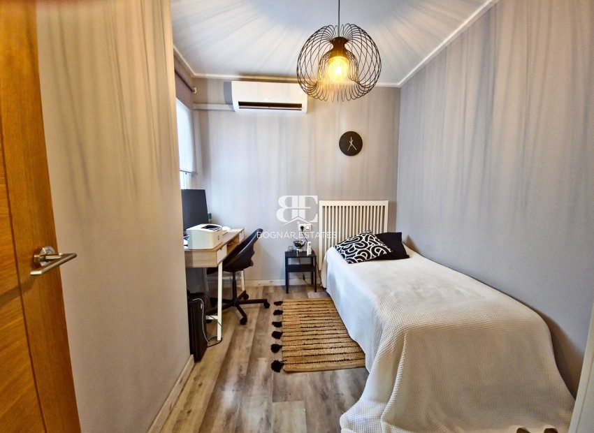 Herverkoop - Herenhuis -
Torrevieja - Los Balcones