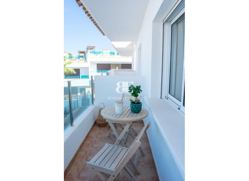 Herverkoop - Herenhuis -
Torrevieja - Los Balcones