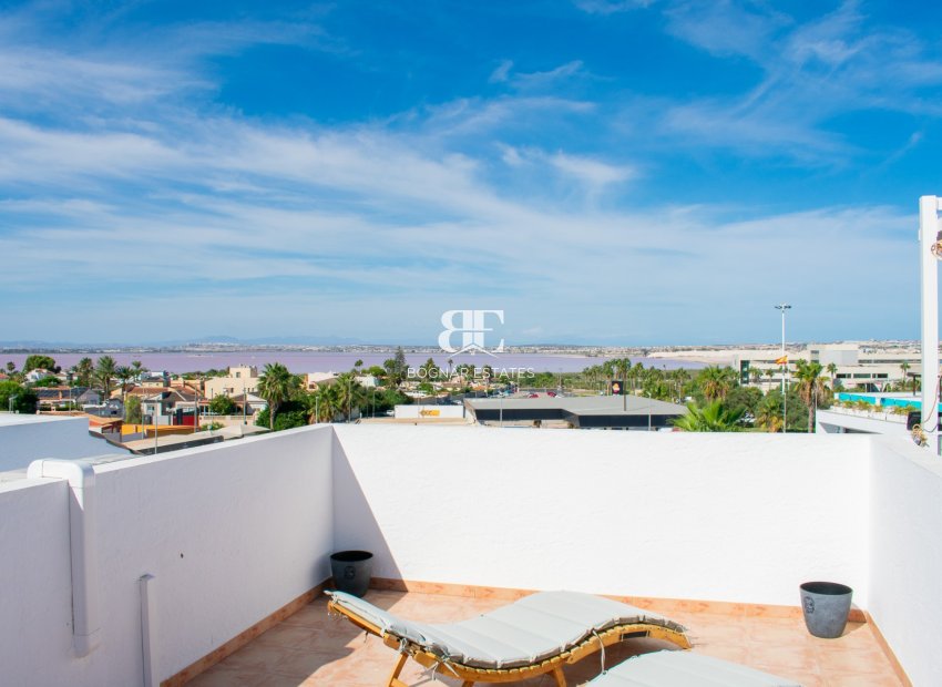 Herverkoop - Herenhuis -
Torrevieja - Los Balcones