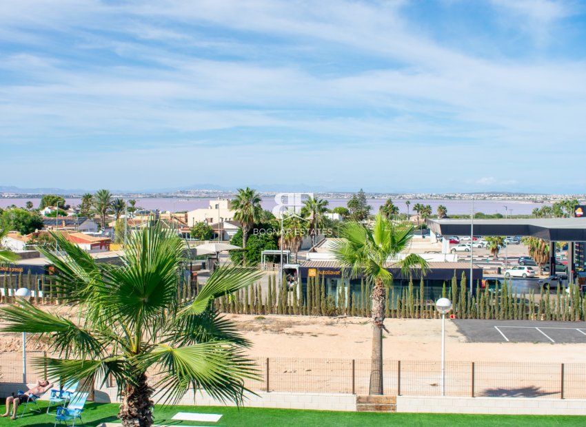 Herverkoop - Herenhuis -
Torrevieja - Los Balcones