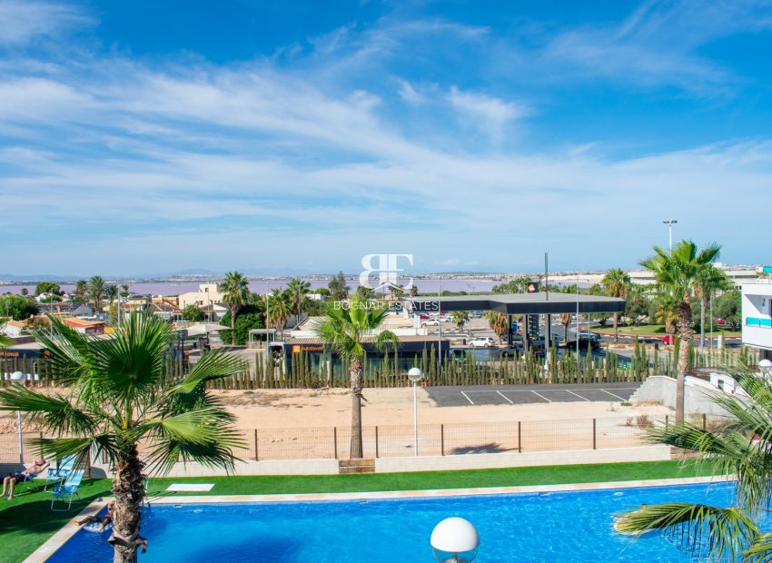 Herverkoop - Herenhuis -
Torrevieja - Los Balcones