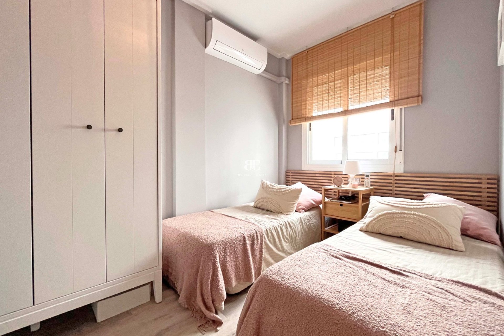 Herverkoop - Herenhuis -
Torrevieja - Los Balcones