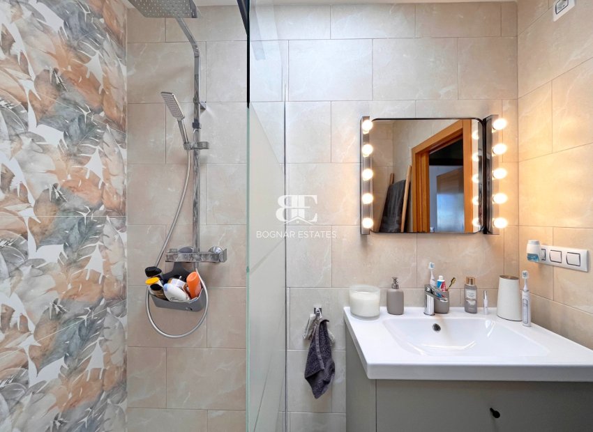 Herverkoop - Herenhuis -
Torrevieja - Los Balcones