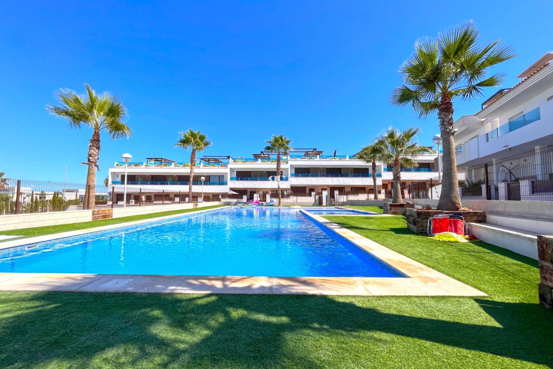 Herverkoop - Herenhuis -
Torrevieja - Los Balcones