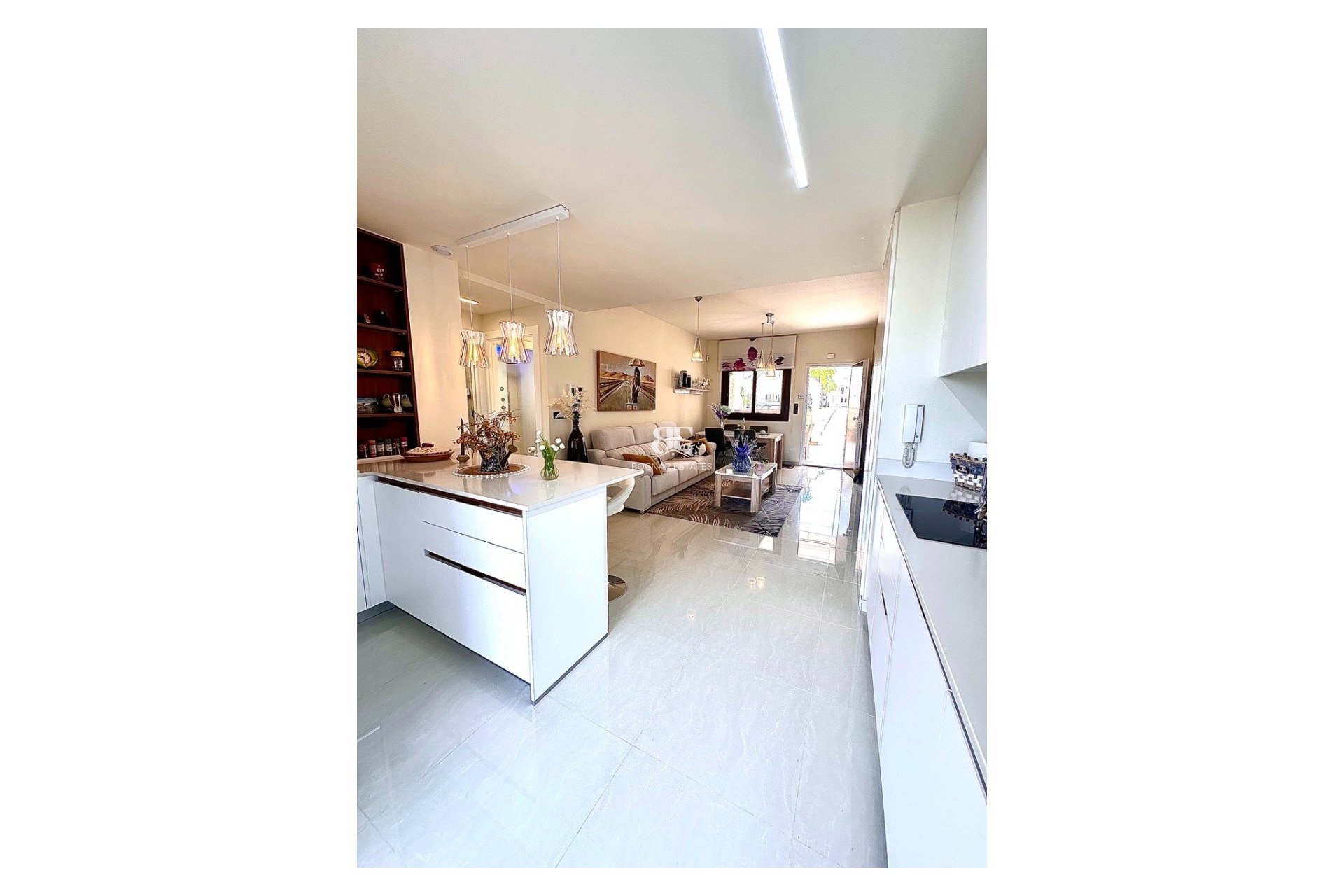 Herverkoop - Herenhuis -
Torrevieja - Los Balcones