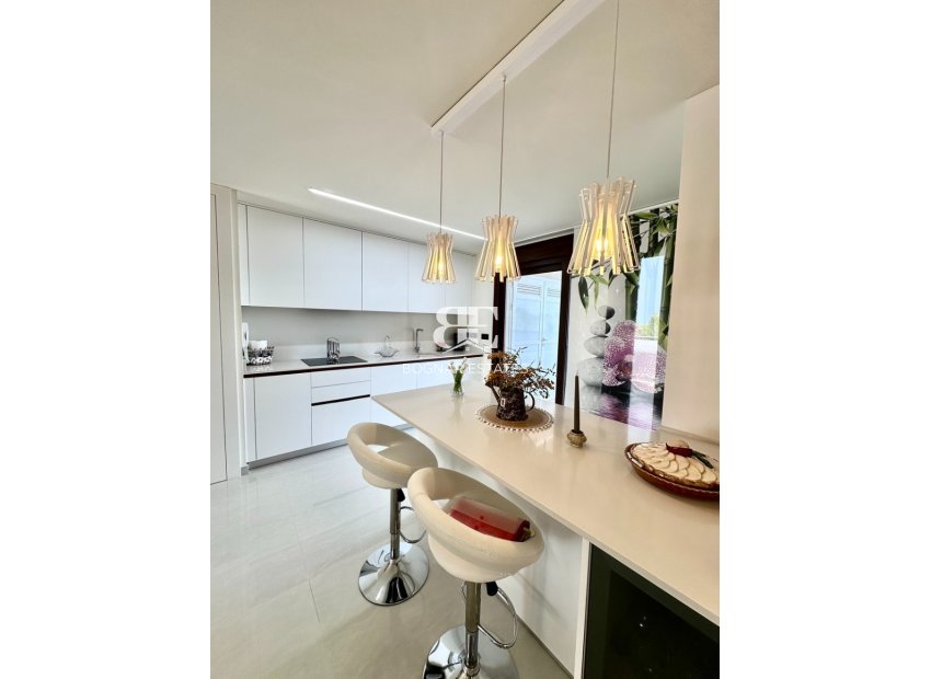 Herverkoop - Herenhuis -
Torrevieja - Los Balcones