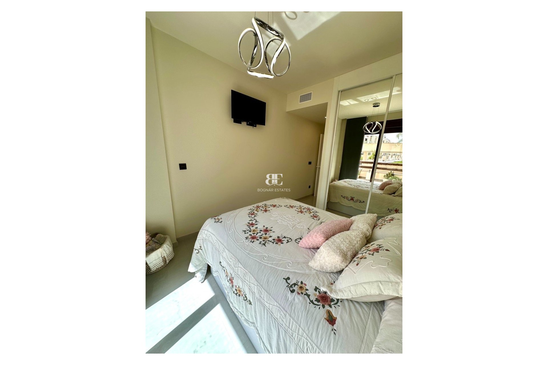 Herverkoop - Herenhuis -
Torrevieja - Los Balcones