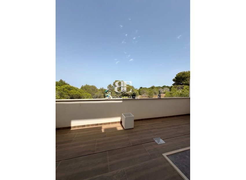 Herverkoop - Herenhuis -
Torrevieja - Los Balcones