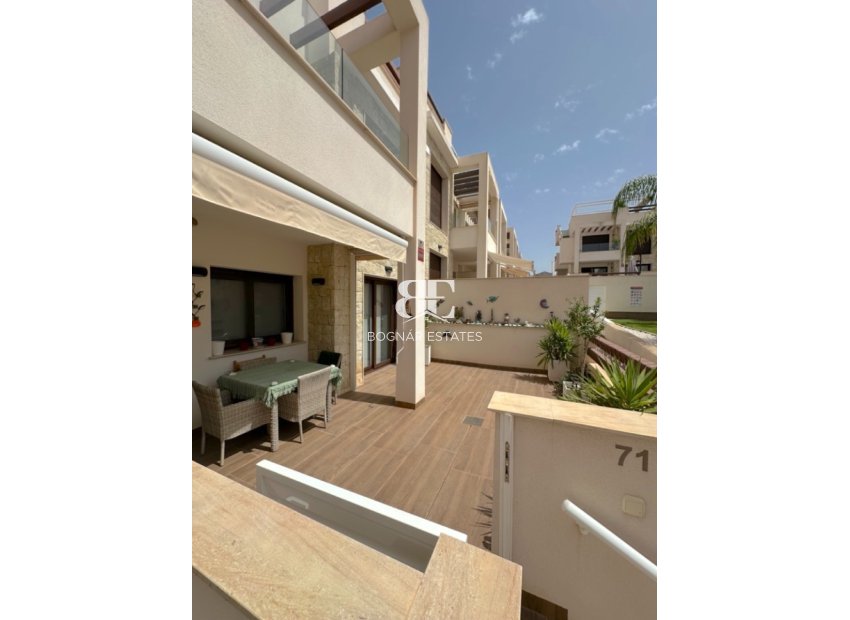 Herverkoop - Herenhuis -
Torrevieja - Los Balcones