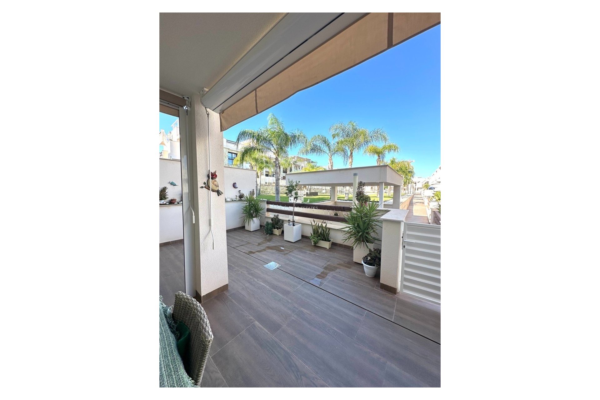 Herverkoop - Herenhuis -
Torrevieja - Los Balcones