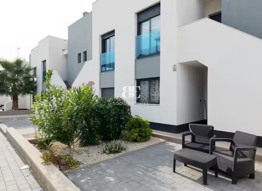 Herverkoop - Herenhuis -
Torrevieja - Punta Prima