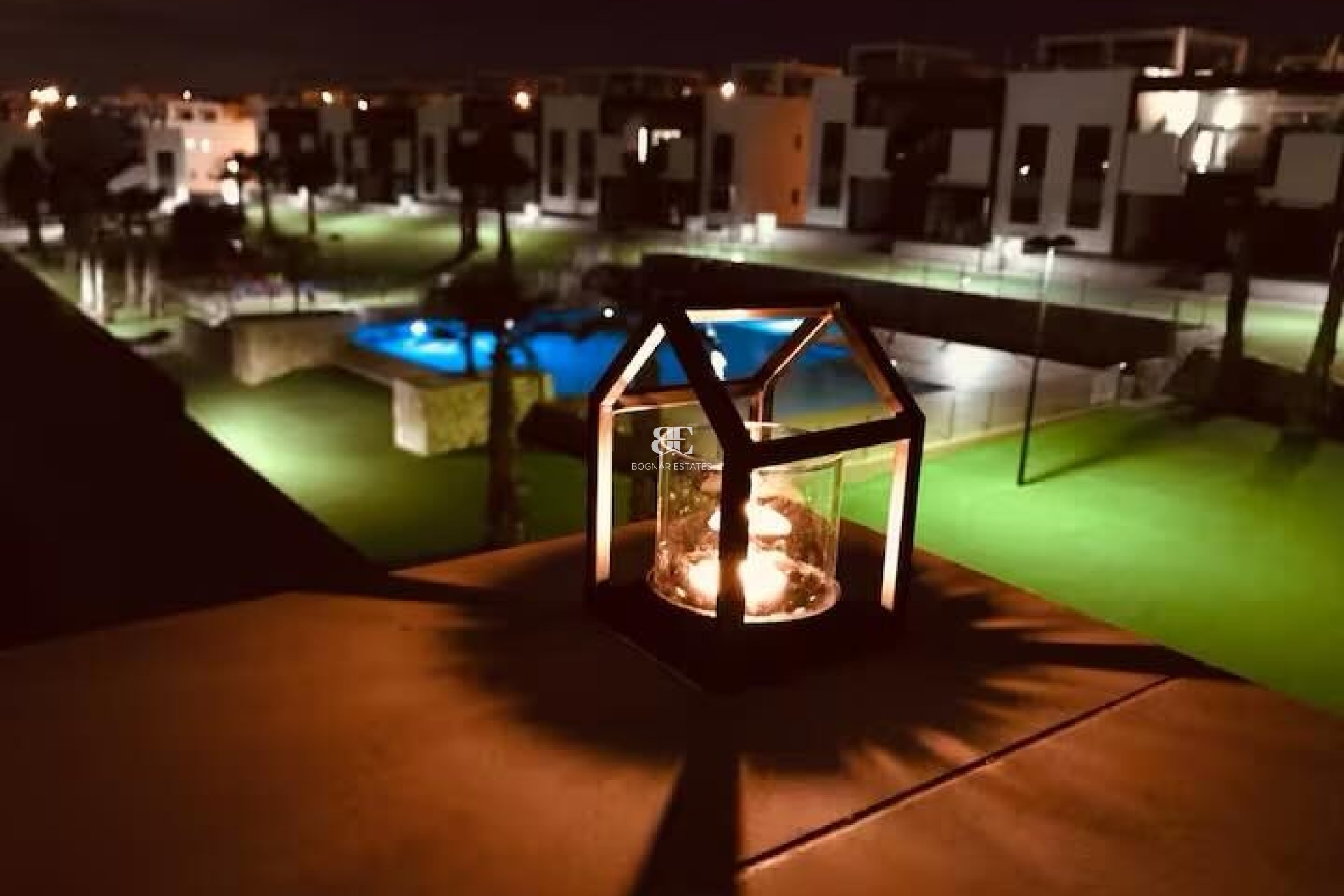Herverkoop - Herenhuis -
Torrevieja - Punta Prima