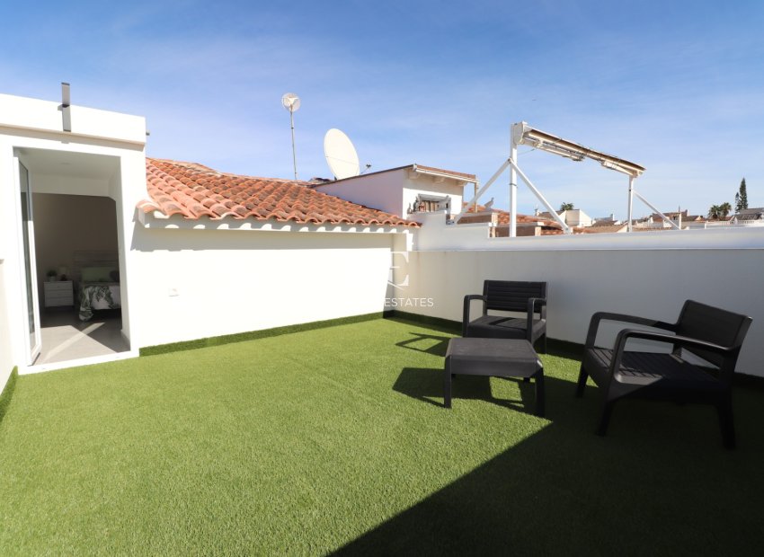 Herverkoop - Herenhuis -
Torrevieja - San Luis