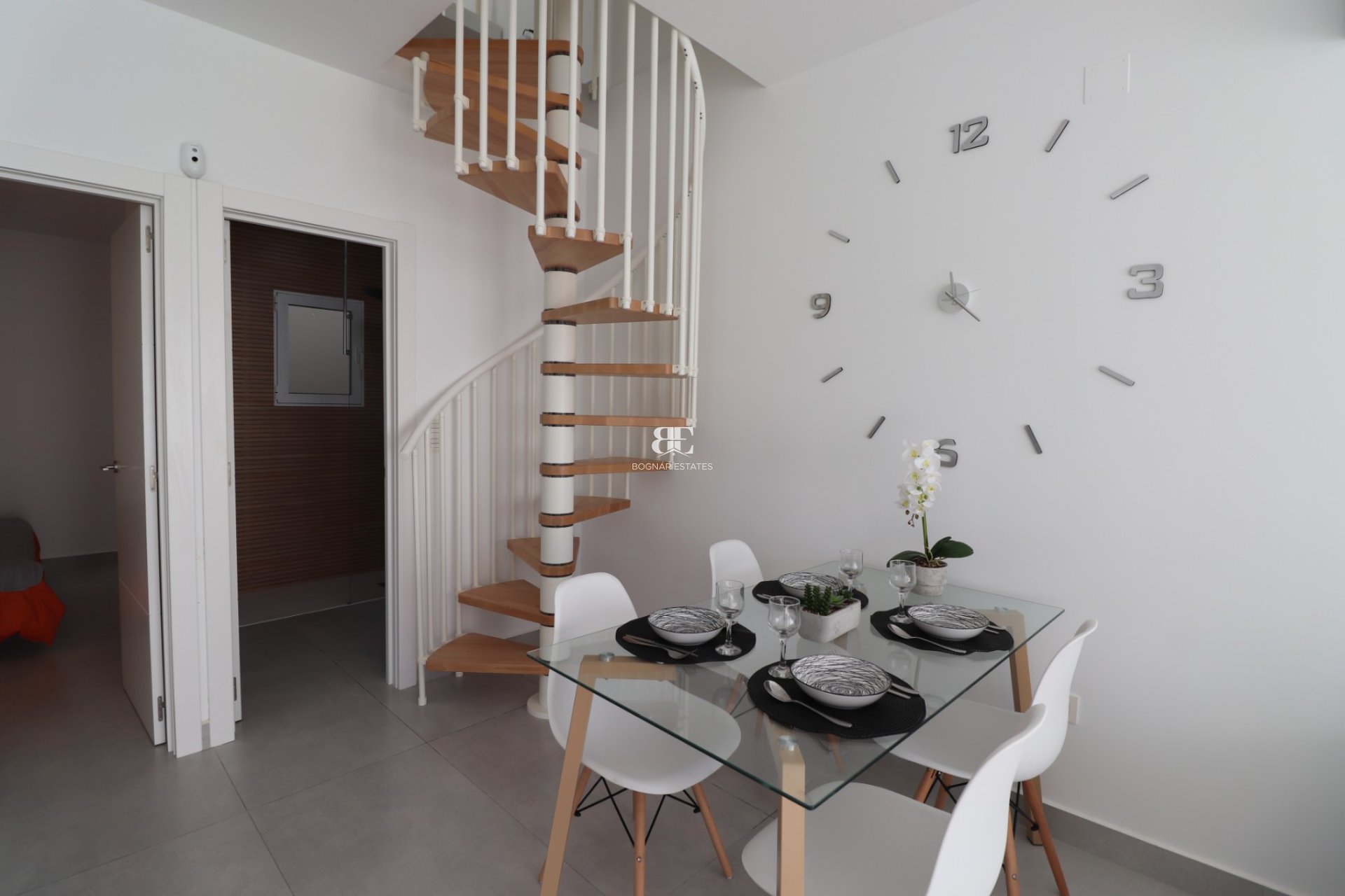 Herverkoop - Herenhuis -
Torrevieja - San Luis