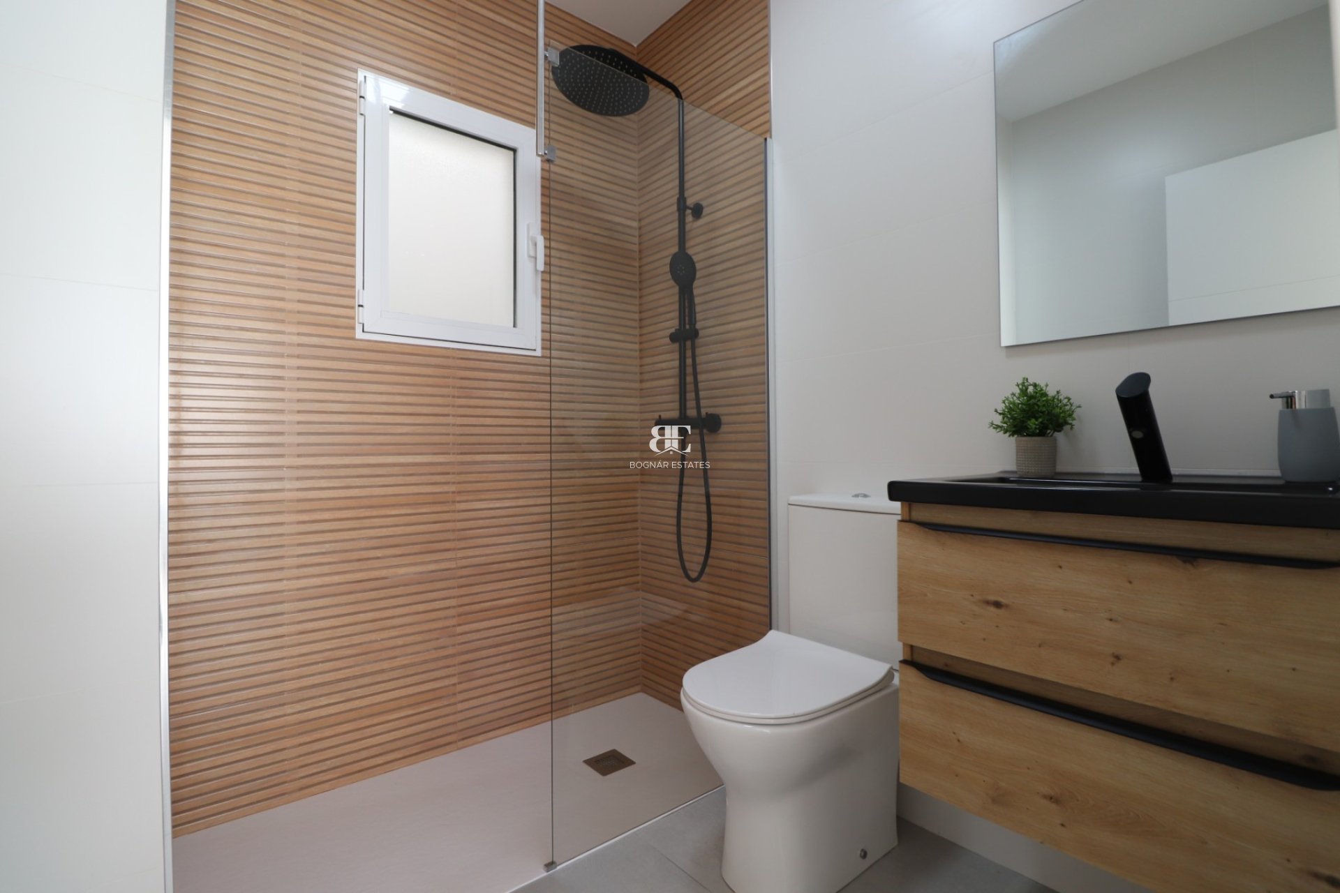 Herverkoop - Herenhuis -
Torrevieja - San Luis