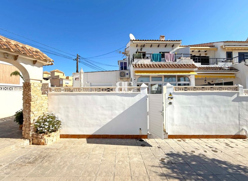 Herverkoop - Herenhuis -
Torrevieja - Torrelamata - La Mata