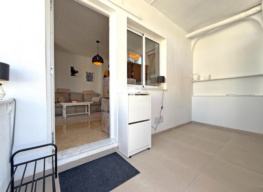 Herverkoop - Herenhuis -
Torrevieja - Torrelamata - La Mata