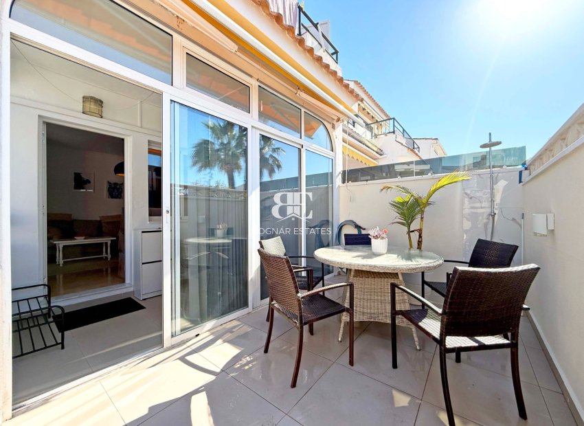 Herverkoop - Herenhuis -
Torrevieja - Torrelamata - La Mata