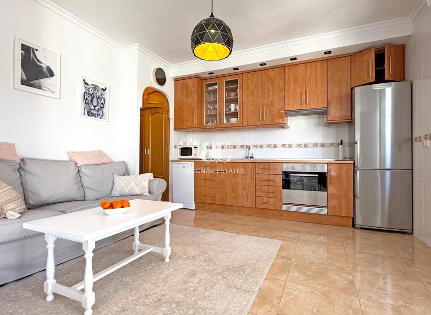 Herverkoop - Herenhuis -
Torrevieja - Torrelamata - La Mata