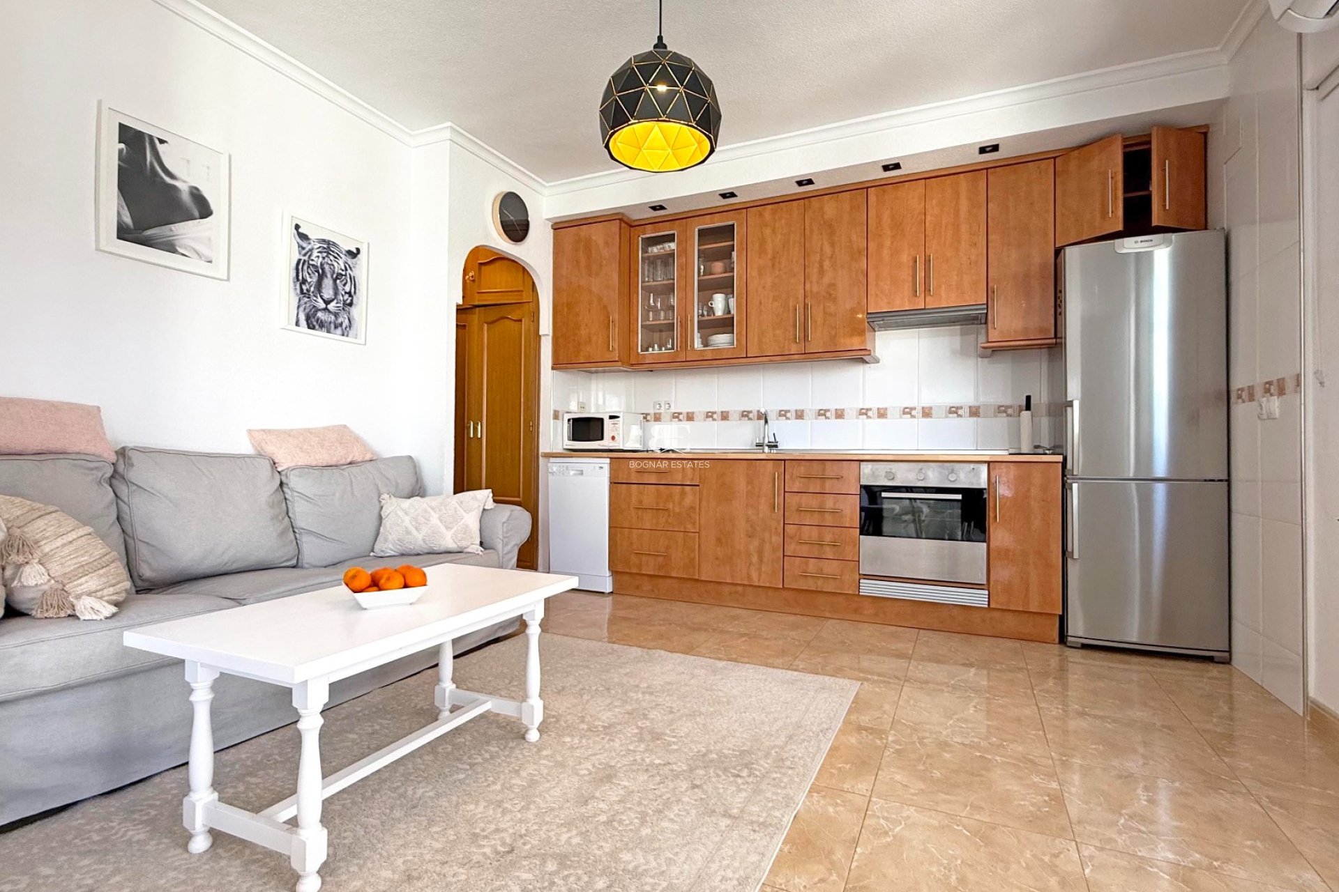 Herverkoop - Herenhuis -
Torrevieja - Torrelamata - La Mata