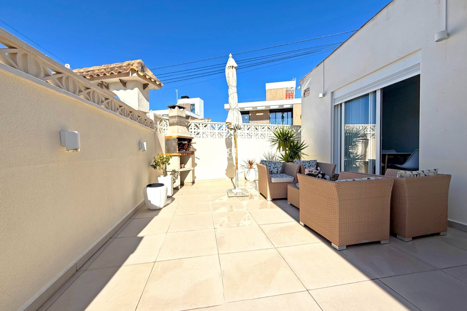 Herverkoop - Herenhuis -
Torrevieja - Torrelamata - La Mata