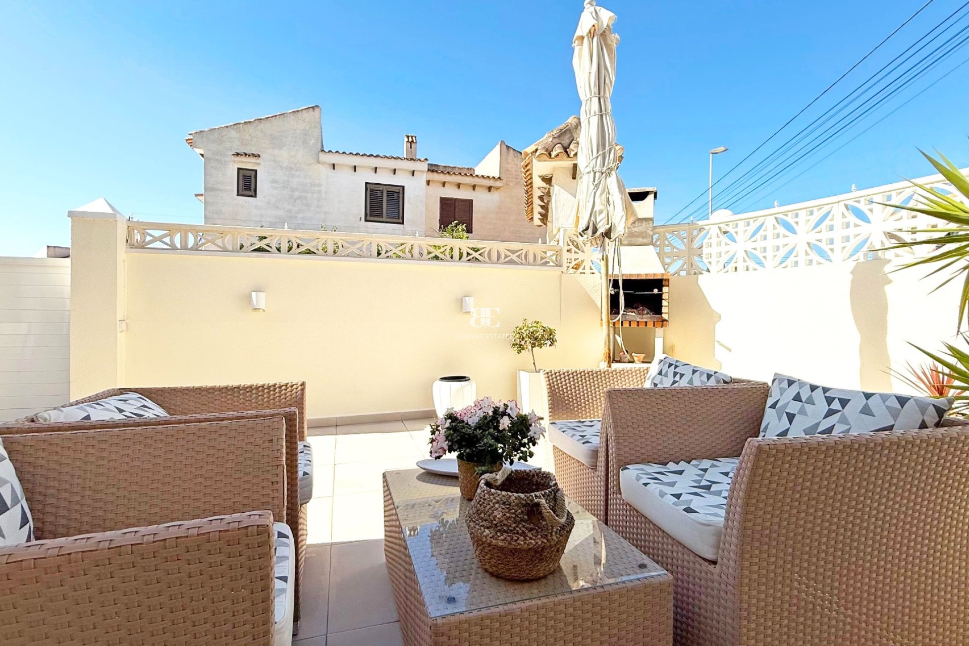 Herverkoop - Herenhuis -
Torrevieja - Torrelamata - La Mata