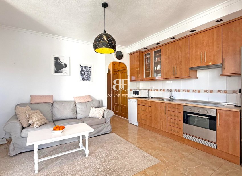 Herverkoop - Herenhuis -
Torrevieja - Torrelamata - La Mata