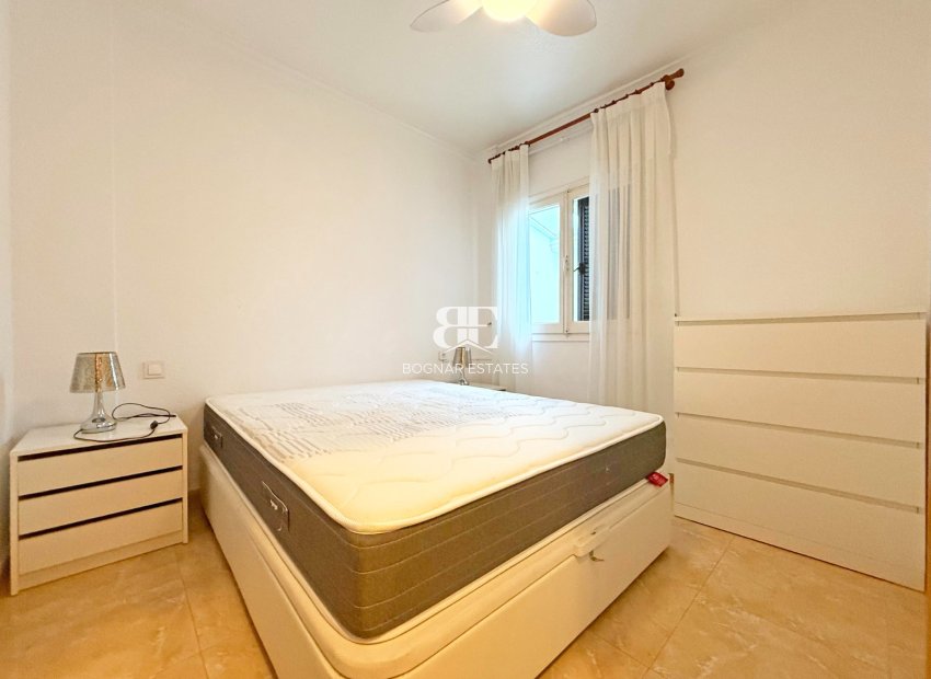 Herverkoop - Herenhuis -
Torrevieja - Torrelamata - La Mata