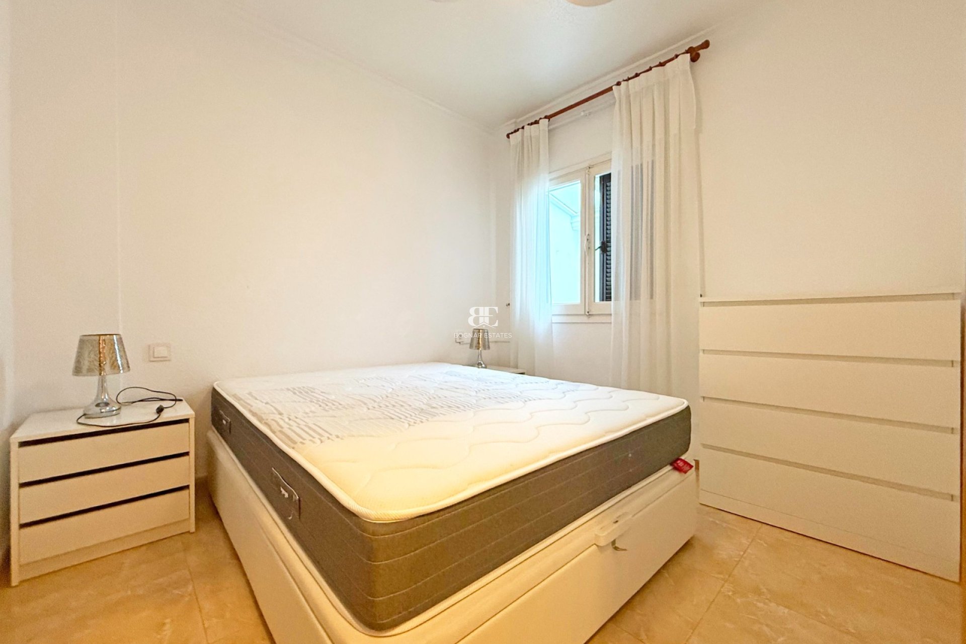 Herverkoop - Herenhuis -
Torrevieja - Torrelamata - La Mata