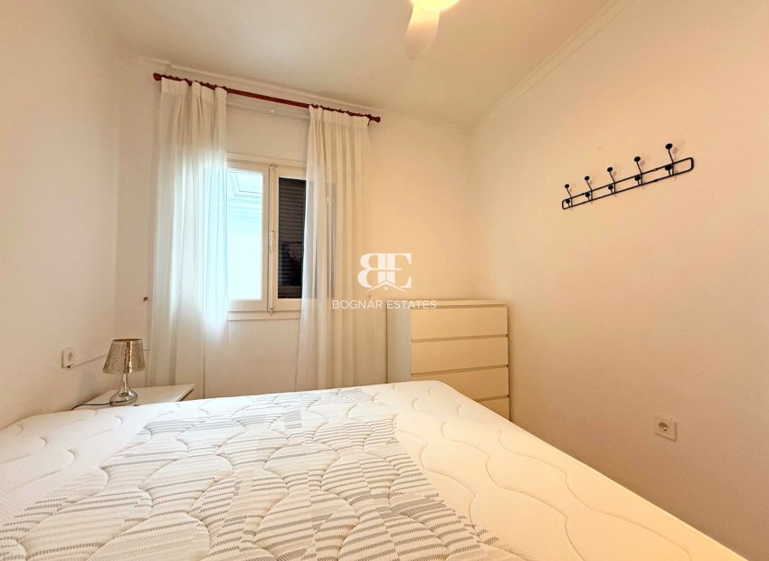 Herverkoop - Herenhuis -
Torrevieja - Torrelamata - La Mata