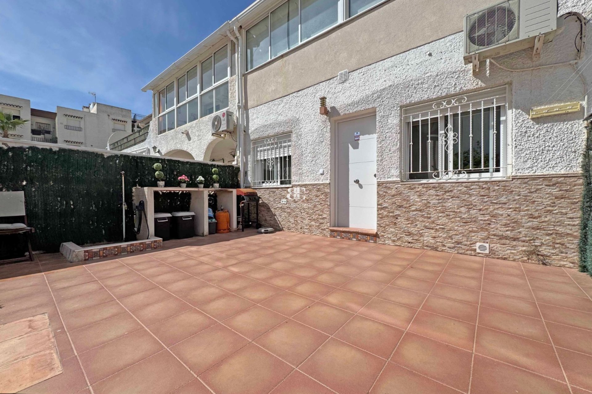 Herverkoop - Herenhuis -
Torrevieja - Torrelamata - La Mata