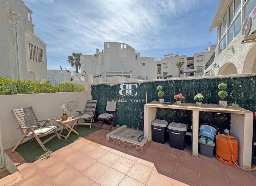 Herverkoop - Herenhuis -
Torrevieja - Torrelamata - La Mata