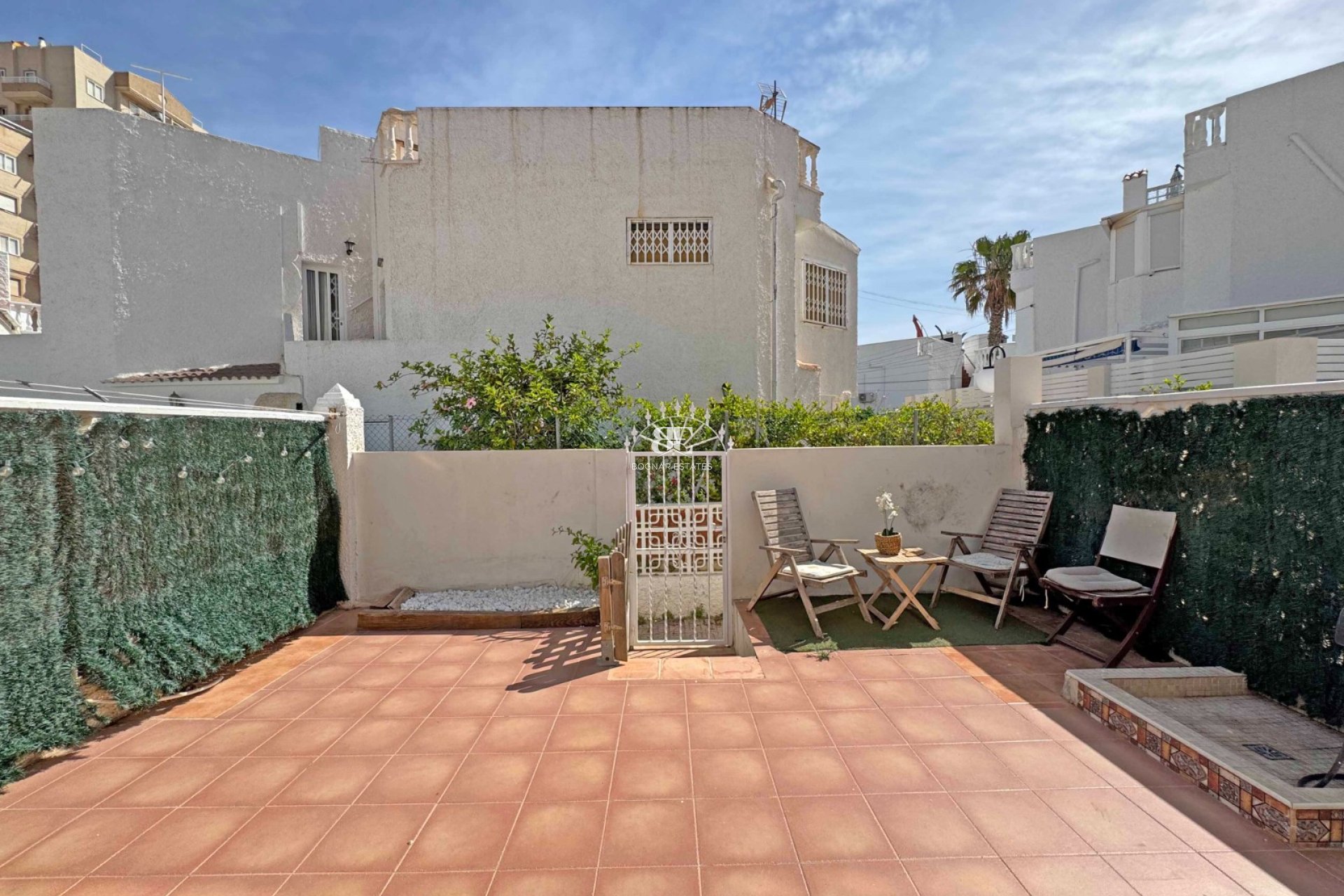 Herverkoop - Herenhuis -
Torrevieja - Torrelamata - La Mata