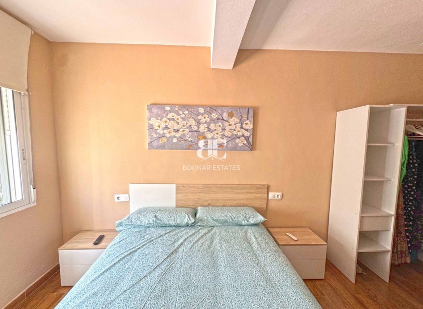 Herverkoop - Herenhuis -
Torrevieja - Torrelamata - La Mata