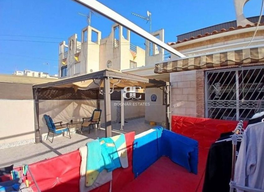 Herverkoop - Herenhuis -
Torrevieja - Torretas