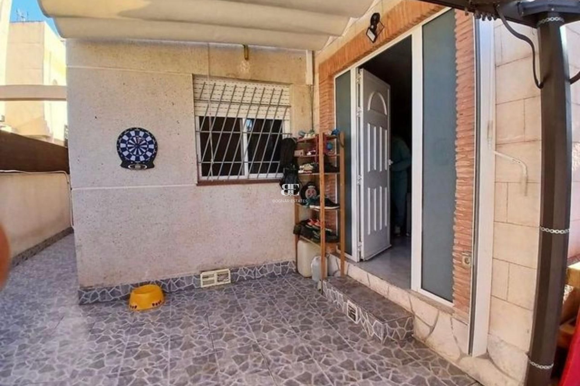 Herverkoop - Herenhuis -
Torrevieja - Torretas