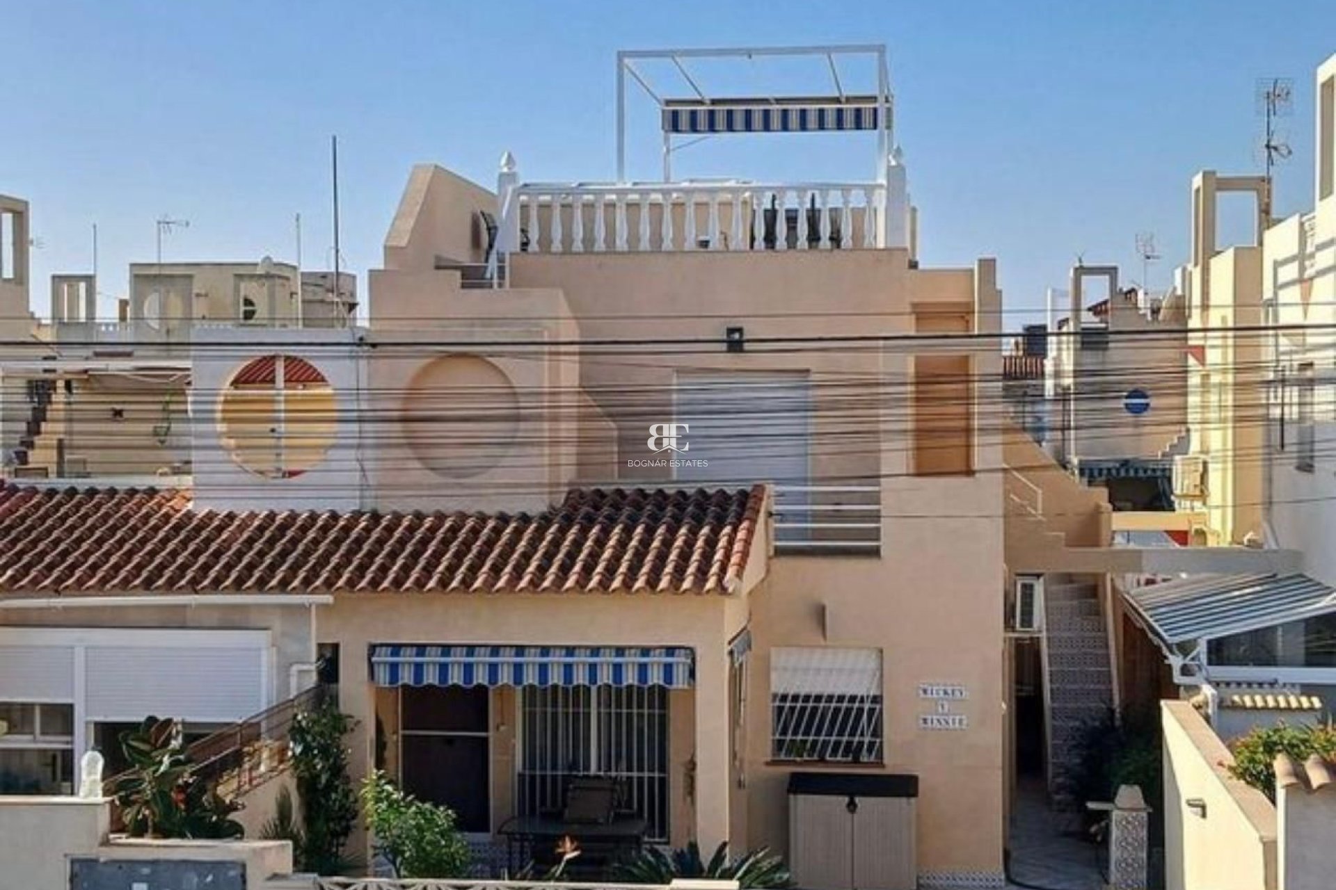 Herverkoop - Herenhuis -
Torrevieja - Torretas